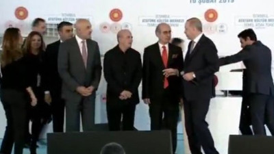 Erdoğan'ın katıldığı temel atma töreninde mikrofon açık unutulunca...
