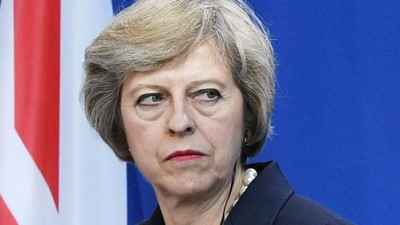 Theresa May'a bir ‘Brexit’ darbesi daha!