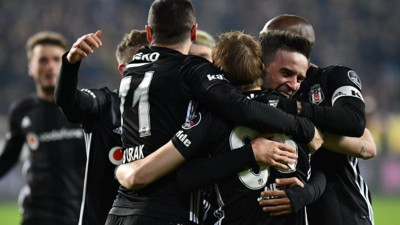 Beşiktaş’ın orta saha oyuncularından forvet performansı