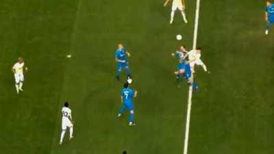 Zenit - Fenerbahçe maçında tartışmalı penaltı pozisyonu