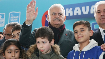 Binali Yıldırım, cemevi açtı