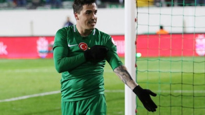 Takım arkadaşlarıyla kavga etti