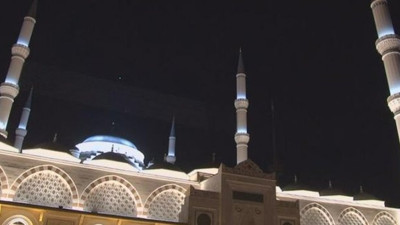 Çamlıca Camii'nde ilk ezan okundu