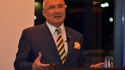 Burhanettin Kocamaz: "Mersin'in üzerine oyun oynandı"