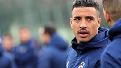 O isim kadro dışı!