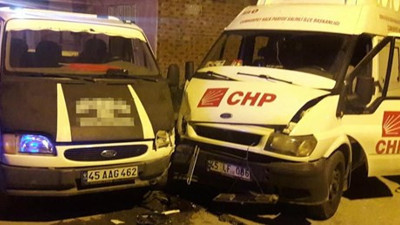 Seçim minibüsü kaza yaptı: 7 yaralı