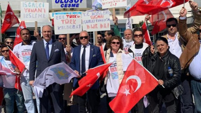Yunan adalarına gitmiyoruz protestosu