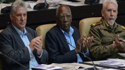 Küba'dan Maduro'ya destek