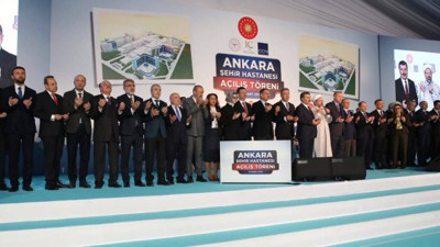 Egemen Bağış AKP programlarında