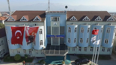 AKP’li belediye maaşları ödeyemedi