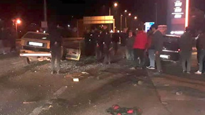 Otomobiller çarpıştı: 1 ölü, 2 yaralı