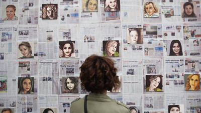 Hiç ölmemiş gibi gülümsüyorlar