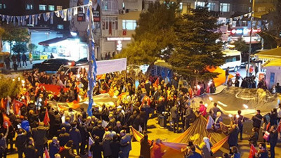 İYİ Parti'den Çanakkale Zaferi için fener alayı