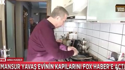Mansur Yavaş evinin kapılarını açtı: Yumurta kırdı, kahvaltı hazırladı