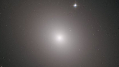 Hubble Teleskobu 'Messier 49 Galaksisi'ni fotoğrafladı