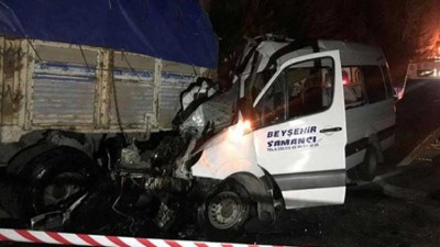 Konya'da feci kaza: 2 ölü, 13 yaralı