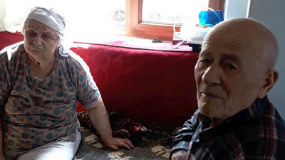 Yaşlı çift, yan yana toprağa verildi