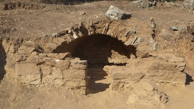Kamboçya'da antik mezarlar bulundu