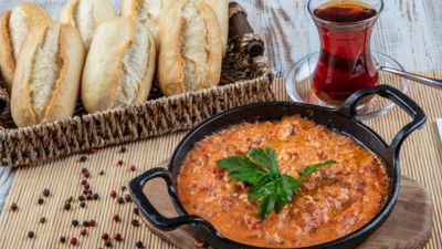 “Gariban sofralarının menemeni davet yemeği oldu”