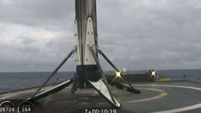 Falcon Heavy roketinin okyanusa konan parçası kayboldu