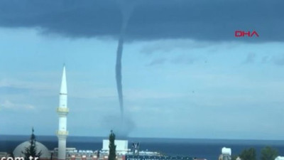 Girne açıklarında dev hortum