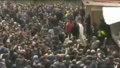 Kılıçdaroğlu’na saldırıda korkutan görüntü: “Yakın bu evi”