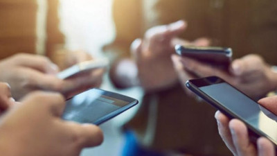 “Cep telefonunda vergi artışı daralmayı sürdürecek”