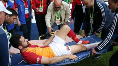 Emre Akbaba'nın doktorundan açıklama: Ne zaman dönecek?