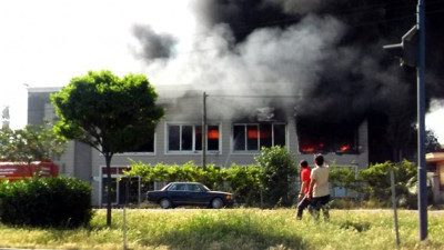 Mersin'de korkutan fabrika yangını