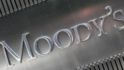 Moody's Türk bankalarının notunu indirdi