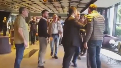 Eski mütevelli heyeti başkanı üniversiteyi bastı