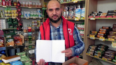 Gizemli hayırsever bütün mahallenin borcunu ödedi