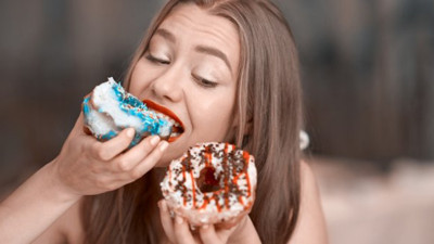 "Tatlı şeyler yeme ihtiyacı duygusal açıktan kaynaklanıyor"