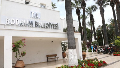 Bodrum Belediyesi'ne T.C. ibaresi asıldı