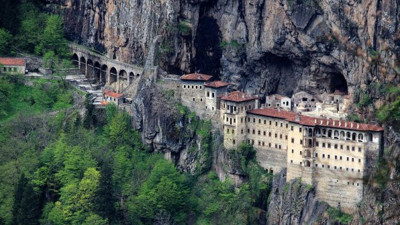 Sümela Manastırı 4 yıl aradan sonra ziyarete açıldı