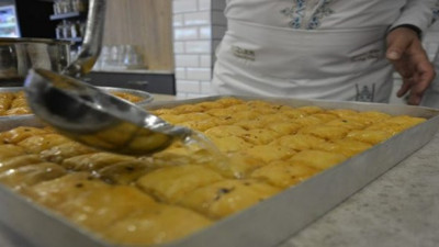 Cevizli baklavada ekmek kırıntısı