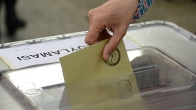 3 ilçe ve bir beldede oy verme işlemi başladı