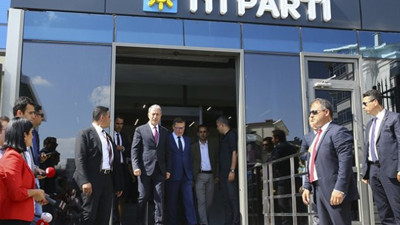 Bakan Akar’dan İYİ Parti’ye ziyaret