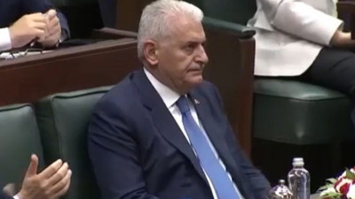 AKP Grup toplantısında Yıldırım'ın hali dikkat çekti