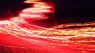 Işıkla maddeyi birleştirip yeni parçacık ürettiler