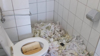 Almanya'da camiye alçak saldırı