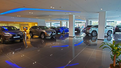 Lüks otomobil satışları da dip yaptı