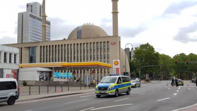 Almanya'daki Diyanet Merkezi'nde bomba alarmı