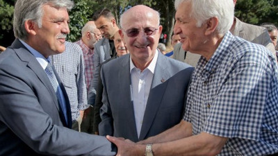 Gül ve Davutoğlu bir araya geldi