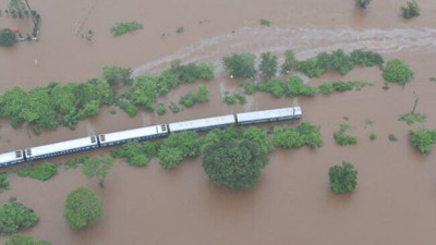 Hindistan'daki sel felaketinde ölü sayısı artıyor