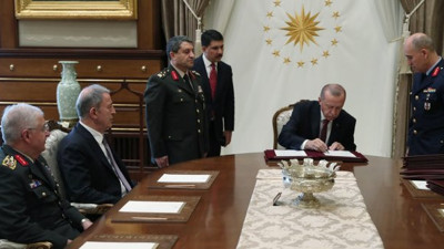 Mustafa Önsel'den YAŞ kararlarına tepki