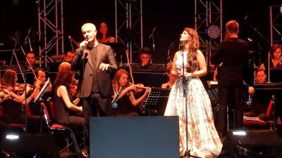 İtalyan tenor sokak hayvanları için söyledi
