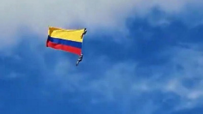 Gösteri uçuşunda halat koptu:2 ölü