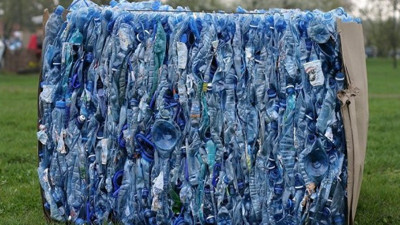 Yağmurun yüzde 90'ından fazlası plastik!