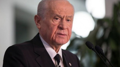 Arınç, Davutoğlu ve Babacanı hedef aldı